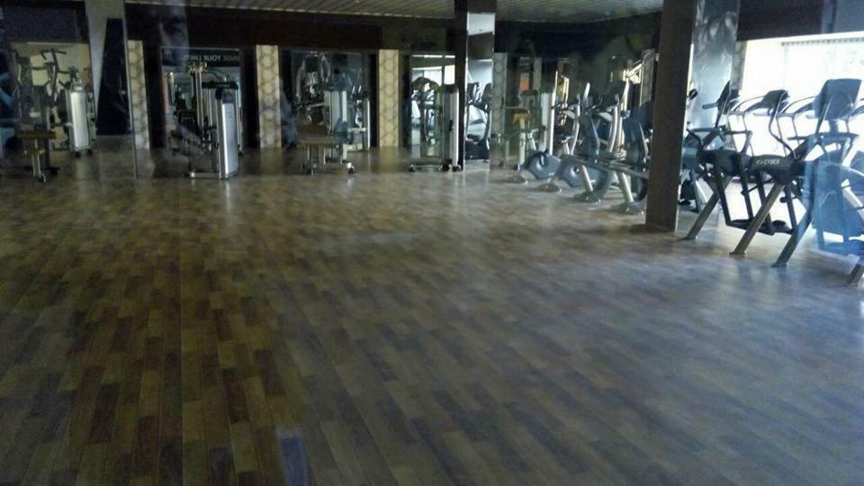Circle Club Faisalabad Hotell Exteriör bild